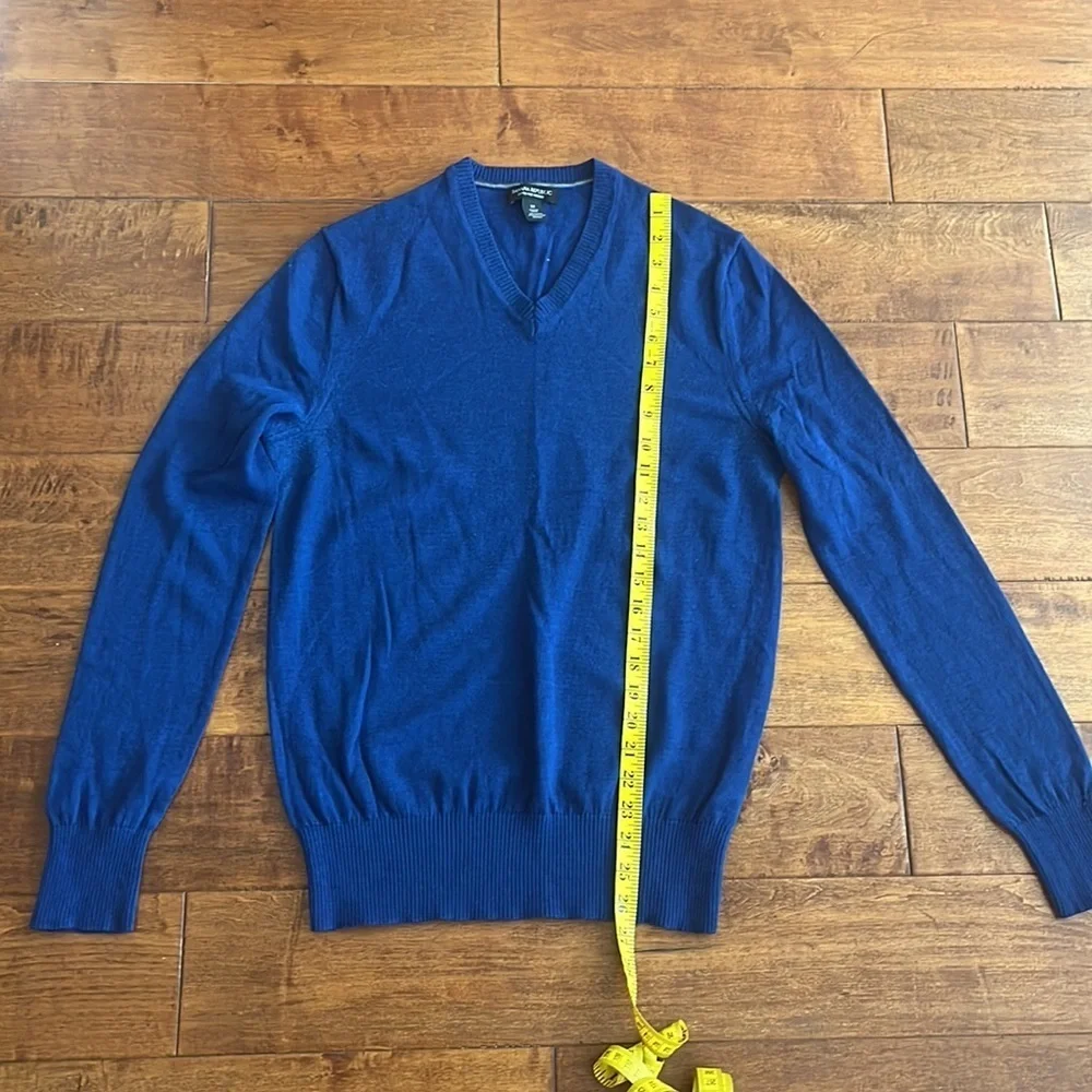 Banana Republic Extra Fine Merino Wool V Neck Sweater Size M